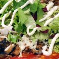 Zelfgemaakte Turkse pizza van gehakt,[...]