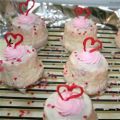 Chocolade mini cupcakes met een witte[...]