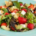 Aardbeien, feta & avocado salade