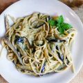Vega: Pasta met aubergine in pesto-roomsaus