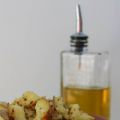 Dubbelgebakken aardappels met ui, kruiden en[...]