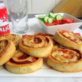 Pizzarolls (opgerolde pizzabroodjes)