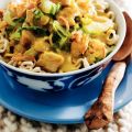 Noedels met kip en chinese kool