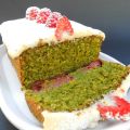 Matchacake met frambozen & witte chocolade