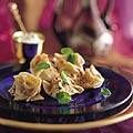 Manti (gevulde pastabuideltjes met yoghurtsaus)