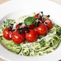 Courgetti met basilicumpistou en ovengebakken[...]