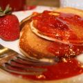 Karnemelk Pancakes met Aardbeien/Maplesyrup