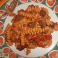 Chipolataworstjes met pasta en rode[...]