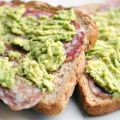 Lunch: Toast met avocado en Italiaanse worst[...]