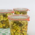 Courgettes in zoetzuur geweckt in de stoomoven