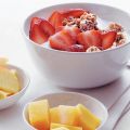 Kwark met muesli en aardbei