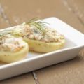 Gevulde aardappeltjes met warmgerookte zalm en[...]