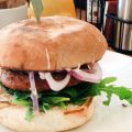 Buiten de deur: de nieuwe vegaburger van Ellis[...]