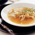 Rozemarijnbouillon met kip en venkel