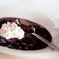 HÃ¼ttenkÃ¤se met bosvruchtensaus