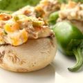 Gevulde champignons met groene pepers
