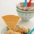 Dulce de leche-ijs met pecannoten
