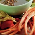 Ansjovis-knoflookdip met rauwe groenten