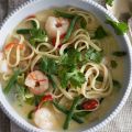 Thaise kokosnoedelsoep met garnalen
