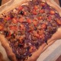 Pissaladière met worst en tomaat