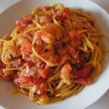 Spaghetti met garnalen in tomaten-roomsaus