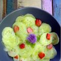 Salade van komkommer en aardbei met[...]
