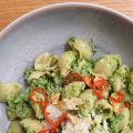 Pasta met broccolipesto, chili en knoflook