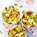Schelpjes met courgette, munt & amandelen