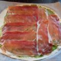 Hartige aperitief krullen met Parma ham, pesto[...]