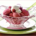 Frambozenijs met witte chocolademousse