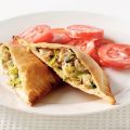 Vis-preipakketjes met tomatensalade
