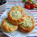Kuş yuvası poğaça (Turkse zachte gevulde[...]