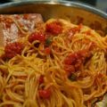 Spaghetti met ansjovis, kappertjes, knoflook en[...]