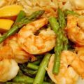Grote garnalen met asperges