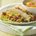 Zachte taco's met maisgehakt en paprika