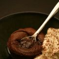 Moelleux van pure chocolade met bananenespuma