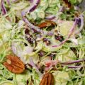 Salade van geschaafde spruitjes (lekker!)