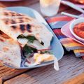 Wrap met gesmolten geitenkaas en courgette