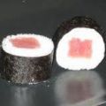 sushi met tonijn