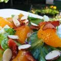 Salade met mandarijn en maanzaaddressing