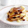 American pancakes met appel, rozijn en honing