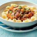Schelpjes met bleekselderij-tonijnsaus