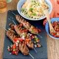Voor op de BBQ - Gehaktspiesjes met tomatensalsa