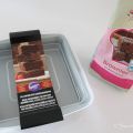 REVIEW + WINACTIE | WILTON COVERED BROWNIE PAN[...]