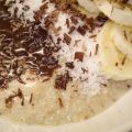 Havermoutpap met banaan, kokos en chocolade