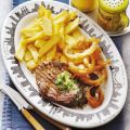 Steak met gefrituurde uienringen