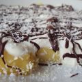 Eenvoudig toetje met ananas en yoghurt