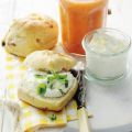 Scones met citroenroomkaas & smoothie