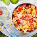 Gegrilde mais met tomaatjes