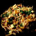 Tumis van paksoy en taugé